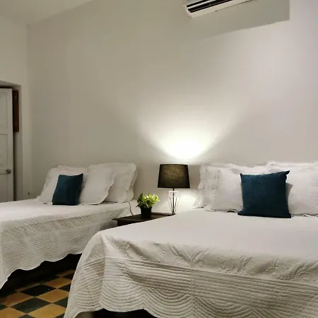 Las Indias Hostal *